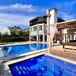 Gulistan - 7 Bedroom In Ovacik Villa