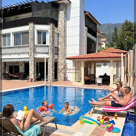 Gulistan - 7 Bedroom In Ovacik וילה