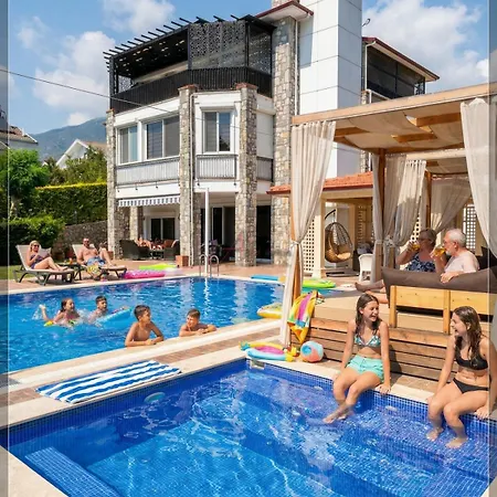 Gulistan - 7 Bedroom In Ovacik פאטהיה