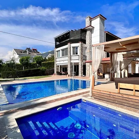 Gulistan - 7 Bedroom In Ovacik Villa