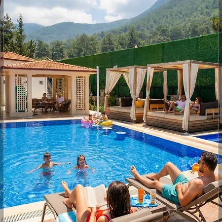 Gulistan - 7 Bedroom In Ovacik Villa