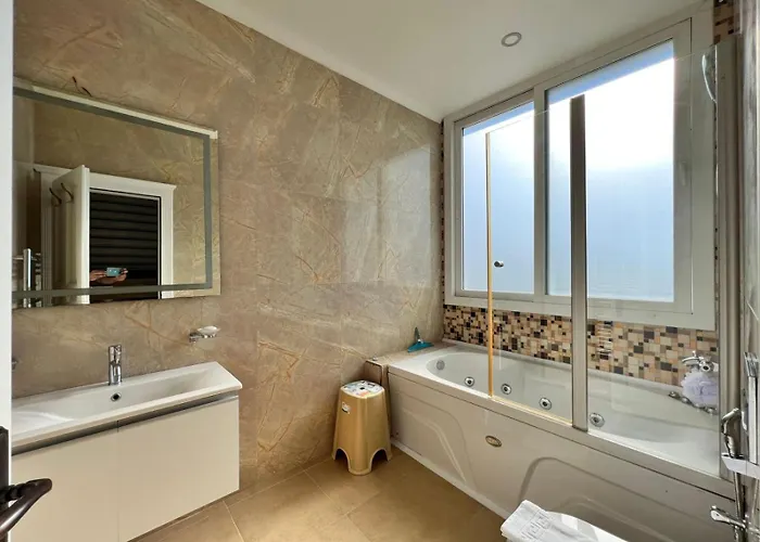 Gulistan - 7 Bedroom In Ovacik *