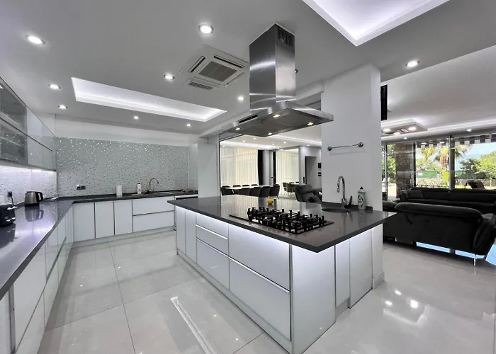 Gulistan - 7 Bedroom In Ovacik フェティエ