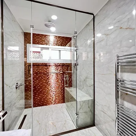 فيلة Gulistan - 7 Bedroom In Ovacik