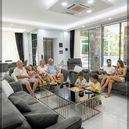 فيلة Gulistan - 7 Bedroom In Ovacik فتحية