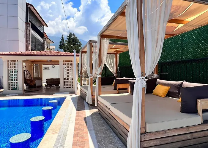 Gulistan - 7 Bedroom In Ovacik 别墅