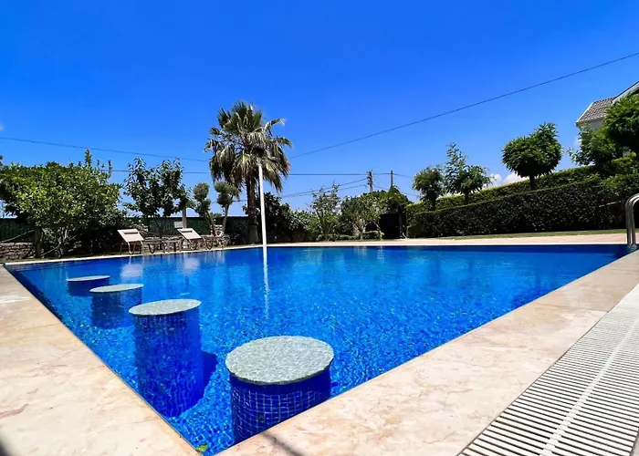 Gulistan - 7 Bedroom In Ovacik 别墅